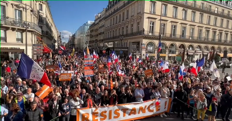 Paris thành 'bãi chiến trường' giữa cuộc biểu tình chống cải cách lương hưu ở Pháp