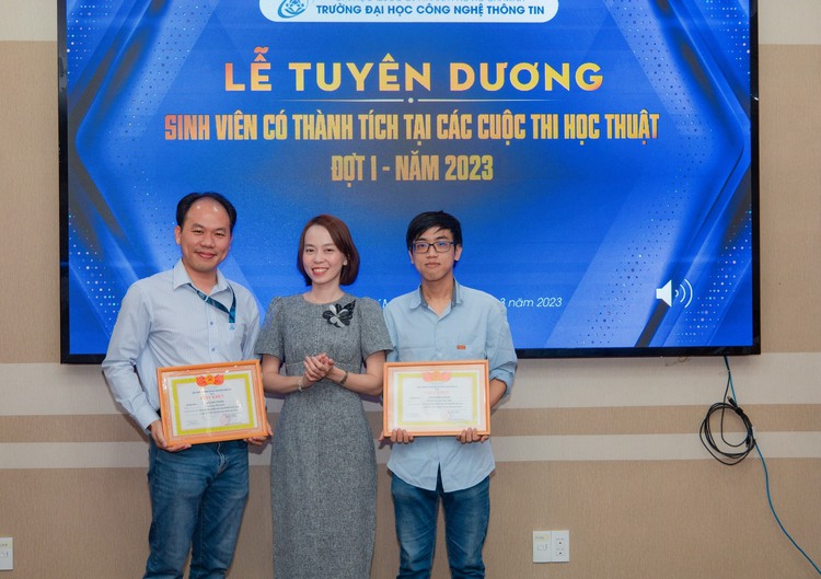 UIT vinh danh sinh viên đạt thành tích xuất sắc các cuộc thi quốc gia, quốc tế