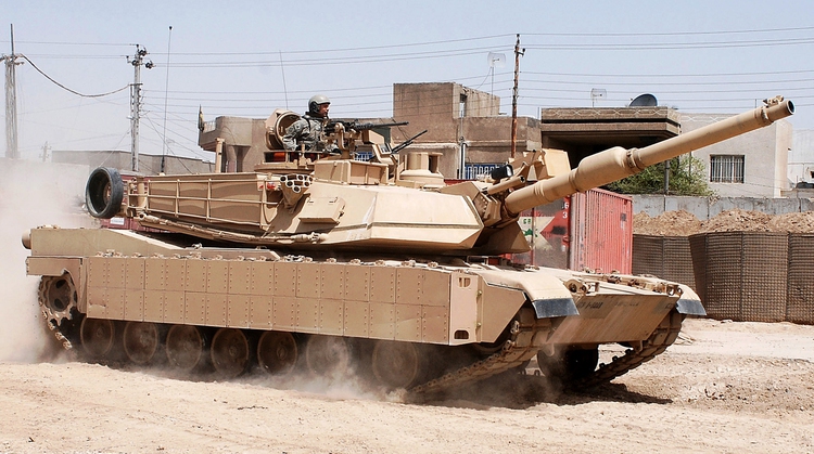 Mỹ tăng tốc chuyển xe tăng Abrams cho Ukraine, 4 nghị sĩ kêu gọi gửi bom chùm