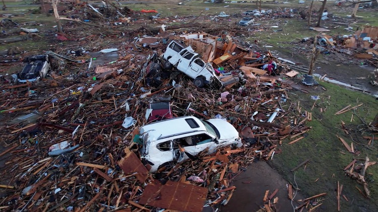 Lốc xoáy, bão làm 26 người thiệt mạng ở Mỹ