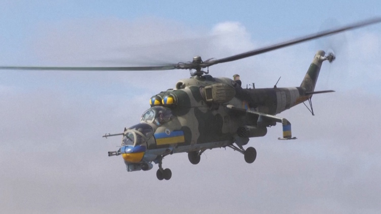 Phi công Ukraine bay trực thăng thời Liên Xô, mơ lái Apache, Black Hawk của Mỹ
