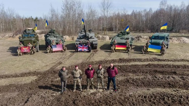 Ukraine nhận xe tăng Challenger, Leopard để chuẩn bị  phản công