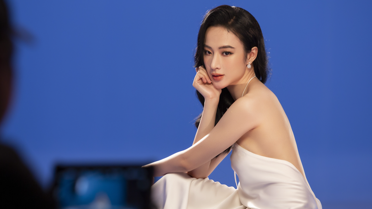 Angela Phương Trinh nhận ra sai đường khi chạy theo cám dỗ showbiz