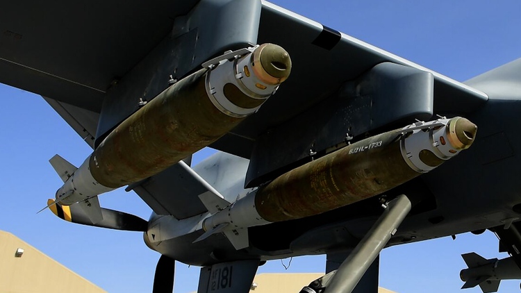 Không quân Ukraine đưa bom lượn 'thông minh' JDAM vào xung đột