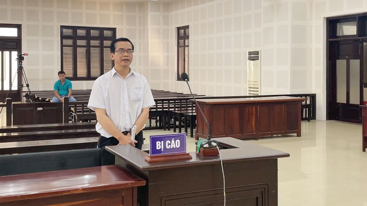 Chứa chấp người Trung Quốc bị truy nã, chủ khách sạn bị tuyên 4 năm tù