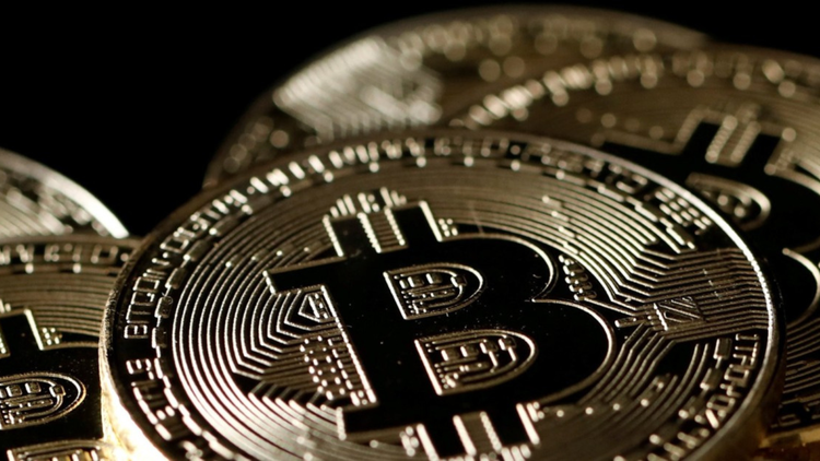 Bitcoin phá mốc quan trọng 30.000 USD