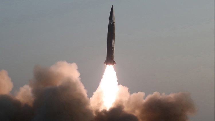 Triều Tiên có thể đã phóng tên lửa đạn đạo 'loại mới' dùng nhiên liệu rắn