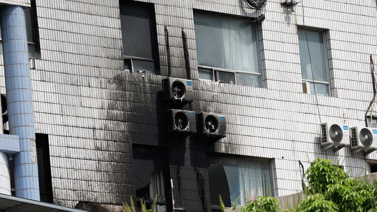 Giám đốc bệnh viện bị bắt sau vụ cháy làm 29 người chết ở Bắc Kinh