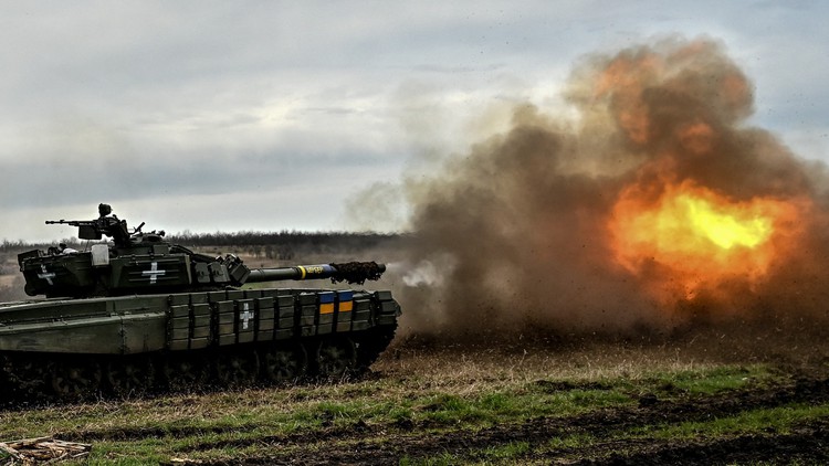 Kế hoạch cung cấp 1 triệu quả đạn pháo cho Ukraine của EU vướng vấn đề gì?