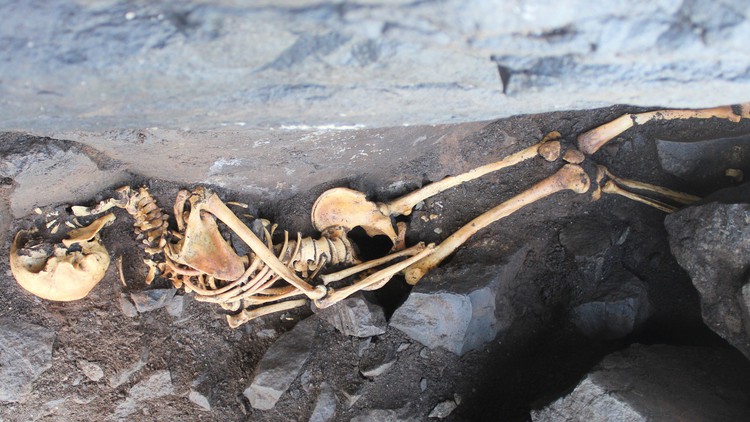 Bí ẩn gì đằng sau 6 bộ xương dưới hang động Tây Ban Nha?