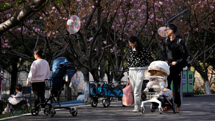 Tỷ lệ sinh giảm, các nhà sản xuất đồ trẻ em Trung Quốc lao đao