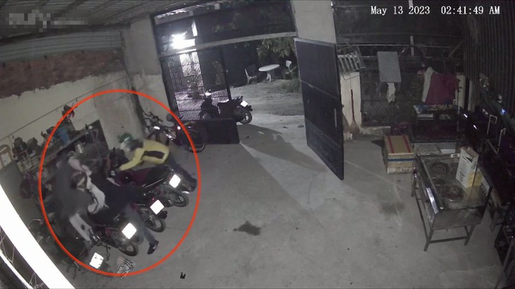 Hy hữu: Một đêm trộm vào nhà ‘đá nóng’ liên tục 3 xe máy