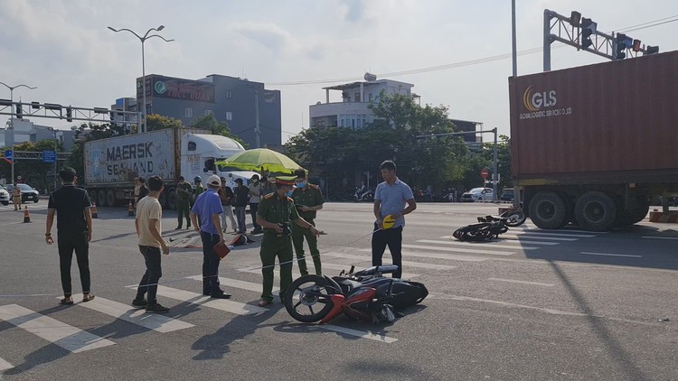 Hai xe máy tông nhau tại giao lộ, một người chết tại chỗ