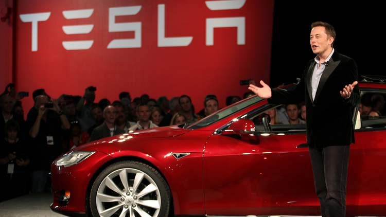Elon Musk 'quay xe', sắp quảng cáo Tesla