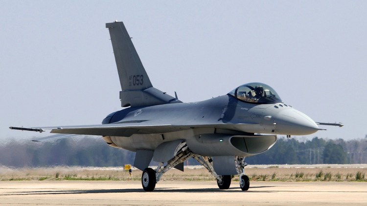 Nga: Chuyển giao F-16 đến Ukraine mở ra nghi ngờ NATO can dự trực tiếp vào xung đột