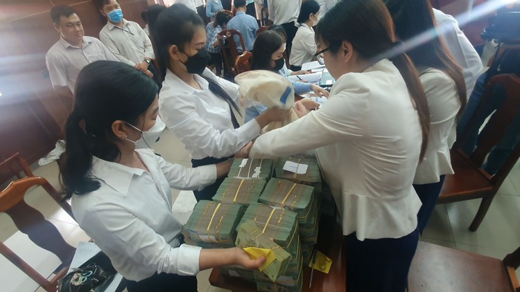 Hộ dân bị giải tỏa trong dự án sân bay Long Thành nhận tiền bồi thường