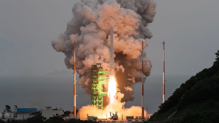 Triều Tiên chuẩn bị phóng vệ tinh quân sự, Nhật Bản chuẩn bị tình huống bất ngờ