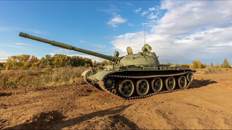 Nga dùng xe tăng 50 năm tuổi ở Ukraine theo chiến thuật gì?