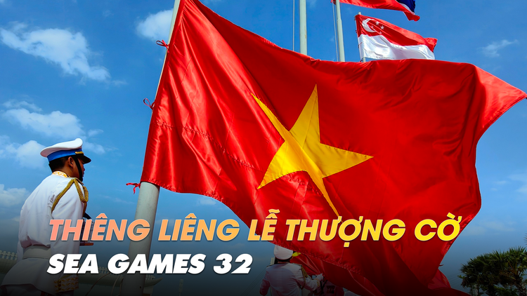 Quốc kỳ Việt Nam tung bay trong lễ thượng cờ SEA Games 32