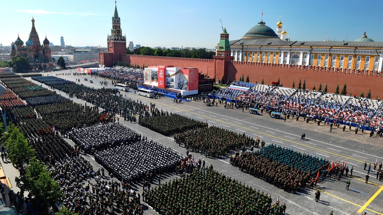 Nga cấm thiết bị bay, mô tô nước trước lễ diễu binh mừng Ngày Chiến thắng