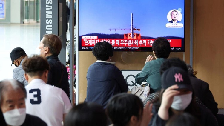 Triều Tiên nói phóng vệ tinh do thám 'thất bại nghiêm trọng', chuẩn bị lần phóng mới
