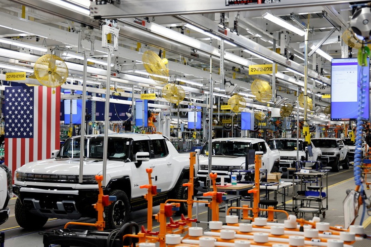 Nghị sĩ Mỹ gây sức ép để Ford, General Motors giảm lệ thuộc linh kiện Trung Quốc