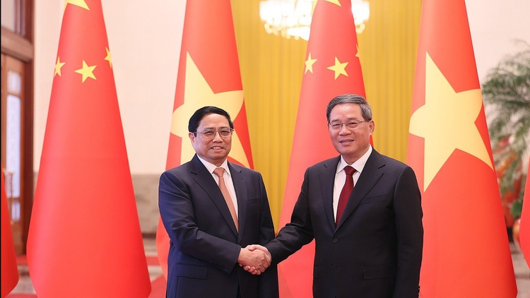 Thủ tướng Trung Quốc Lý Cường đón trọng thể Thủ tướng Phạm Minh Chính tại Bắc Kinh