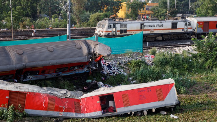 Manh mối nguyên nhân tai nạn tàu hỏa thảm khốc ở Ấn Độ hé lộ