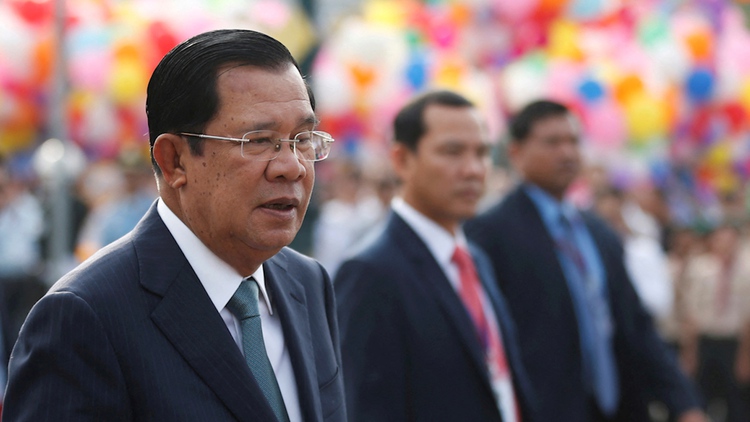 Thủ tướng Hun Sen: Sử dụng bom chùm Mỹ, 'nạn nhân thật sự sẽ là người Ukraine'