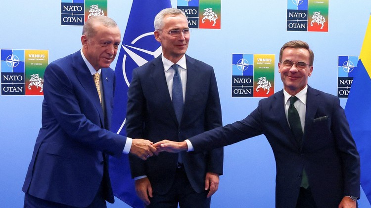 Thổ Nhĩ Kỳ để Thụy Điển gia nhập NATO sau thời gian dài phản đối