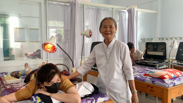 Phòng khám y học cổ truyền 45 năm miễn phí ở TP.HCM: Hy vọng của bệnh nhân nghèo