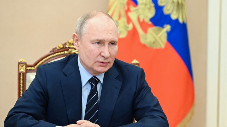 Tổng thống Putin nói Nga có thể sử dụng bom chùm để đáp trả Ukraine