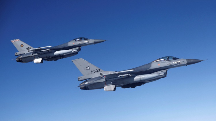 Phương Tây chưa thống nhất về đào tạo phi công Ukraine lái F-16