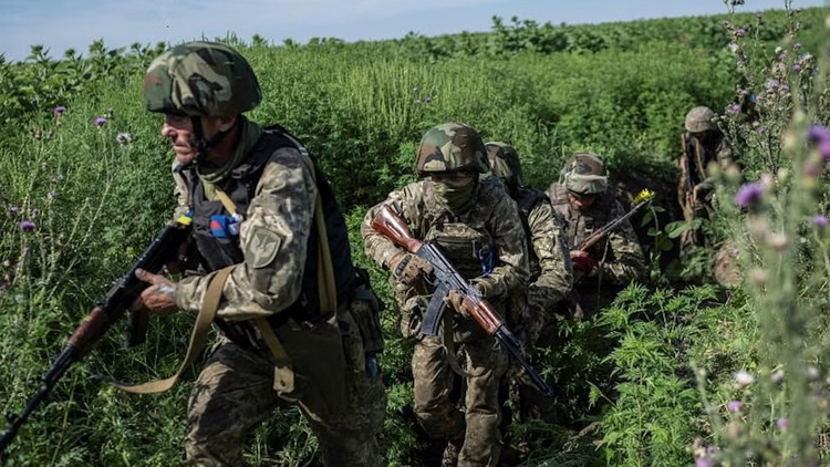 Ukraine phản công chậm không phải do thiếu vũ khí?
