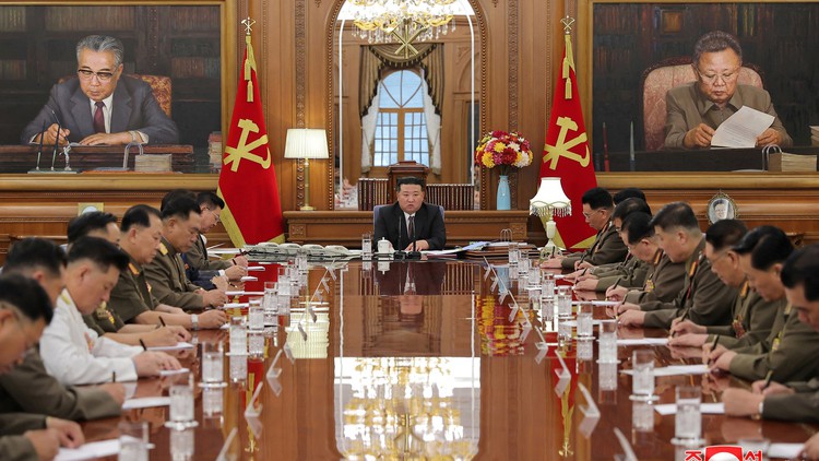 Triều Tiên thay tổng tham mưu trưởng, kêu gọi quân đội sẵn sàng trước nguy cơ