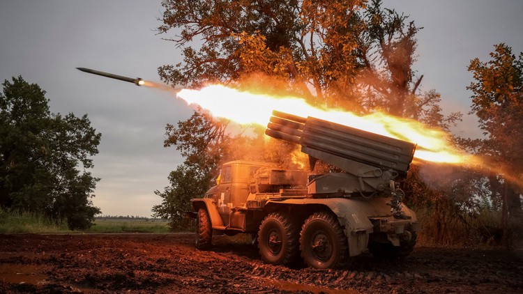 Ukraine báo cáo tiến bộ trong phản công, Tổng thống Zelensky ra sát mặt trận