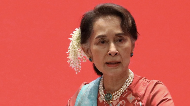 Bà Aung San Suu Kyi được ân xá một phần