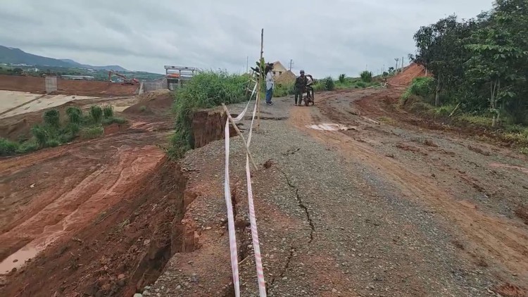 Sụt lún đất nghiêm trọng tại dự án hồ chứa nước Đông Thanh ở Lâm Đồng