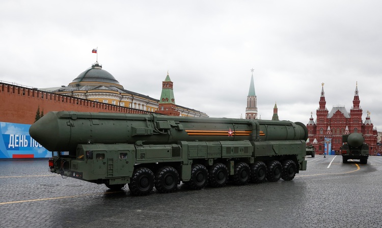 Vì sao Ukraine khó đánh chặn tên lửa Nga?