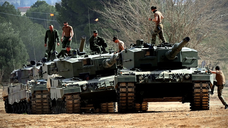 'Mổ xẻ' xe tăng, thiết giáp phương Tây, chuyên gia Nga đánh giá gì?