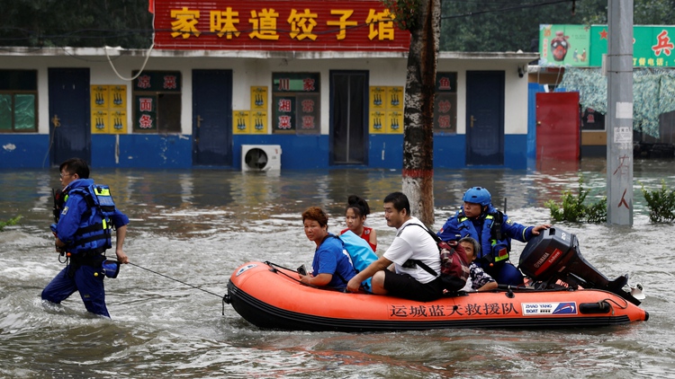 Vì sao Bắc Kinh hứng lượng mưa lớn kỷ lục 140 năm?