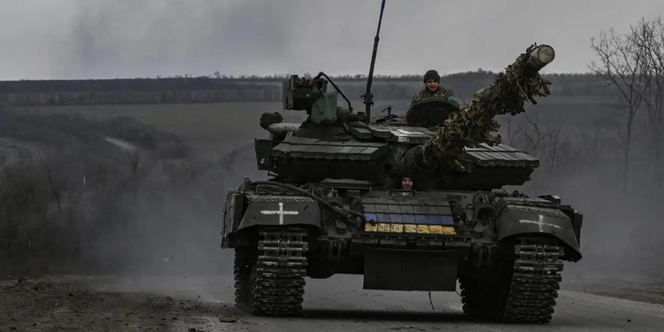 Vì sao xe tăng T-64 vẫn có ích cho phản công dù Ukraine có xe tăng phương Tây?