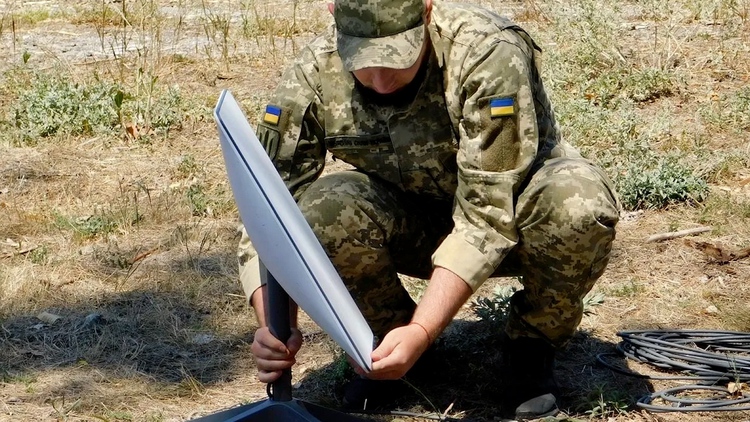 Thiết bị di động của binh sĩ Ukraine trở thành mục tiêu của tin tặc Nga?