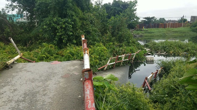 Bối rối vì sập cầu Lò Đường ở quận Bình Tân: 'Đánh một vòng rất là xa'