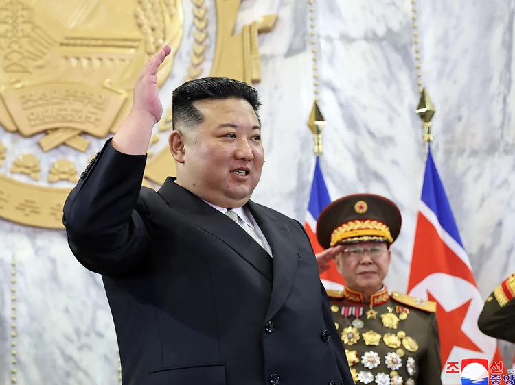 Triều Tiên duyệt binh mừng quốc khánh, khoe sức mạnh lực lượng Cận vệ đỏ