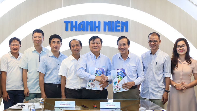 Báo Thanh Niên ký kết hợp tác với Đài Phát thanh và Truyền hình Quảng Ngãi
