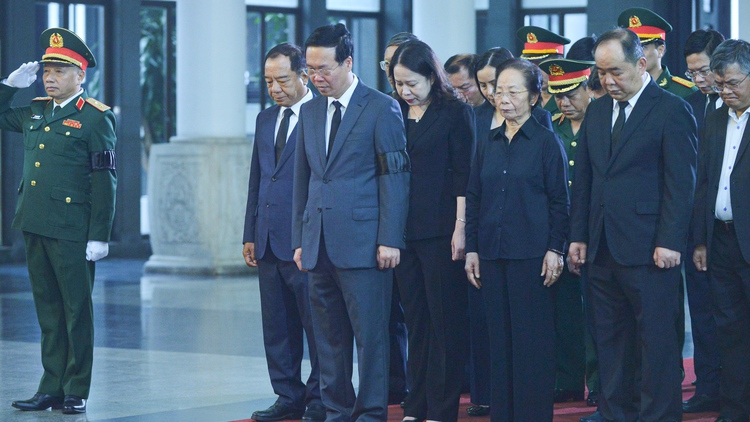 Lãnh đạo Đảng, Nhà nước viếng thượng tướng Nguyễn Chí Vịnh