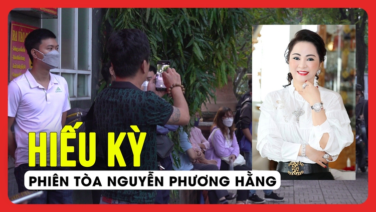 Nhiều người hiếu kỳ bên ngoài phiên tòa xét xử bà Nguyễn Phương Hằng