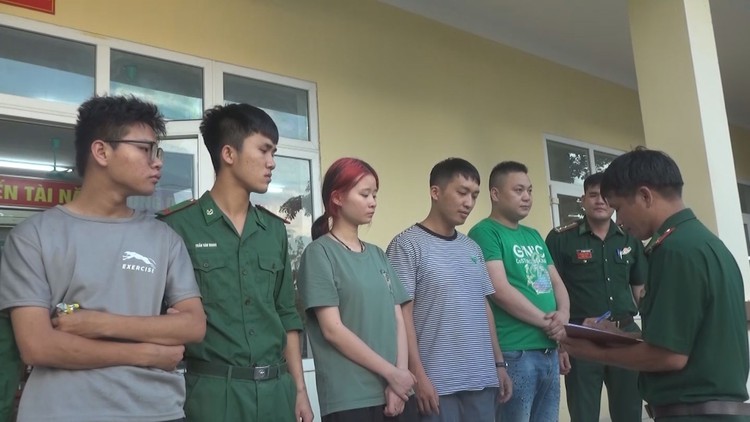 Bộ đội biên phòng chặn đứng đường dây đưa người Trung Quốc xuất cảnh trái phép sang Lào