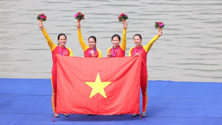 4 cô gái rowing mang về huy chương đầu tiên cho Việt Nam ở ASIAD 19